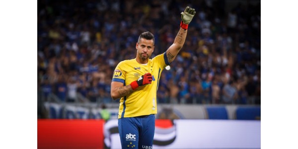 Fábio speelde 100 wedstrijden voor Liverpool